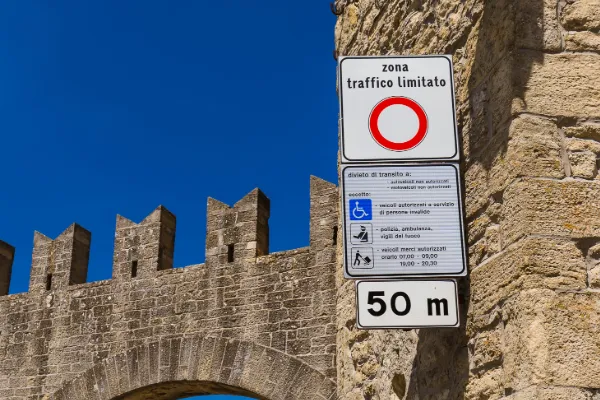 ZTL標識のイメージ